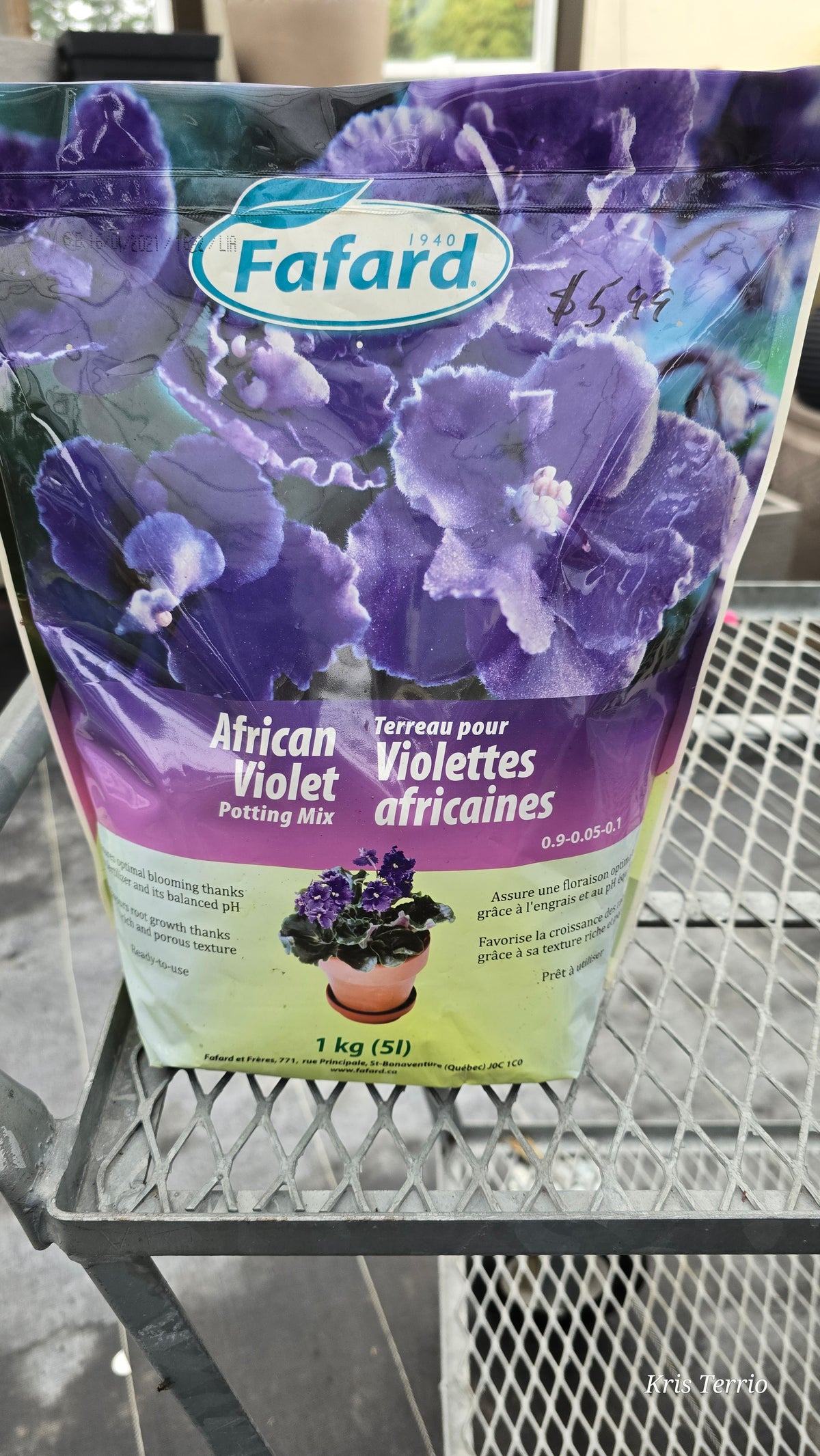 Fafard AFRICAN VIOLET Potting Mix 1kg